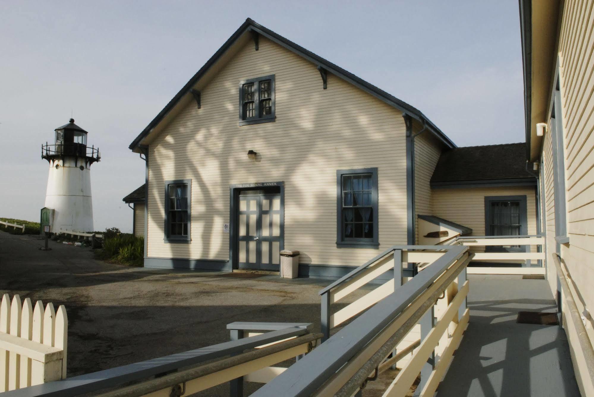 Hi Point Montara Lighthouse Hotel Exterior photo